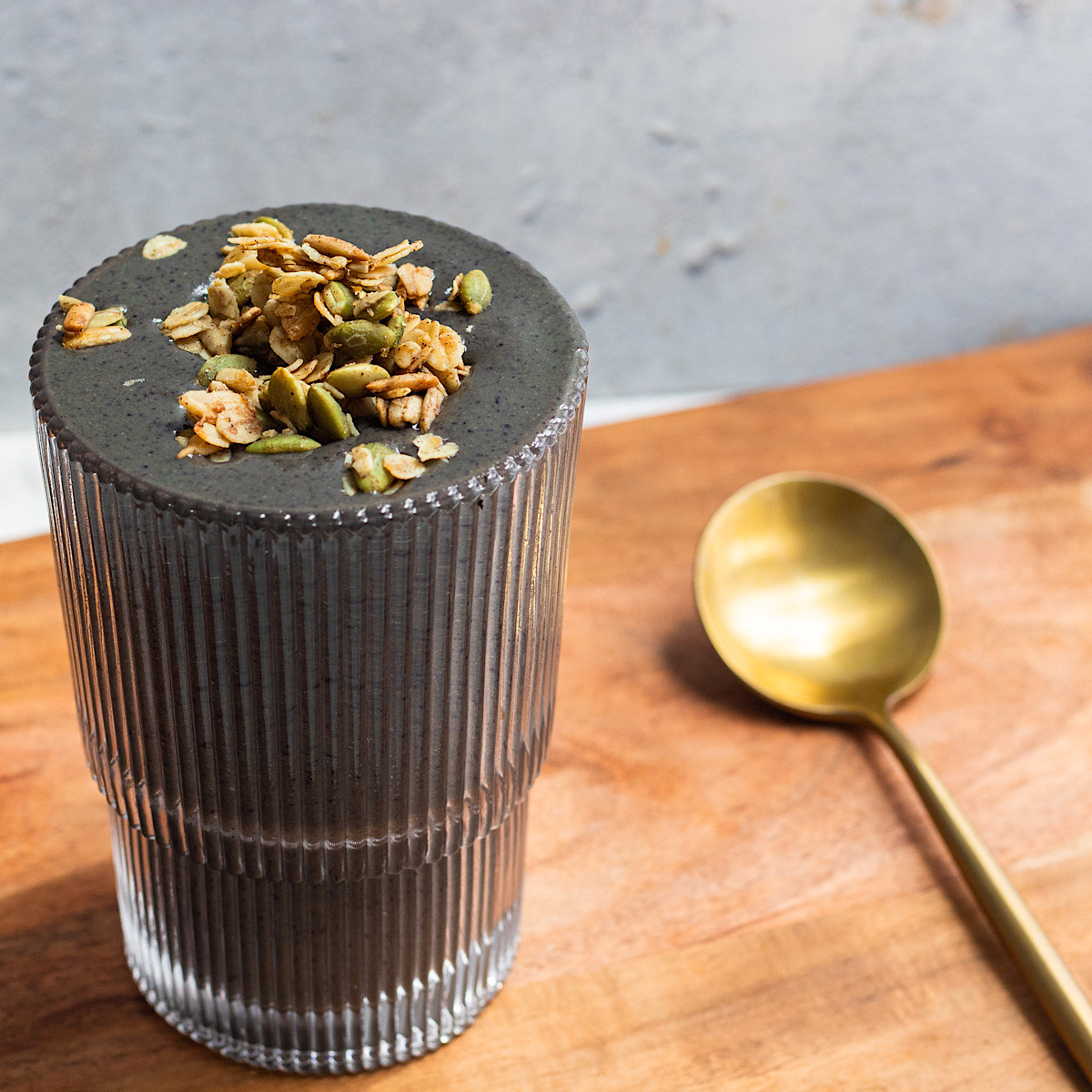 chocolate blueberry mint smoothie with hemp seeds