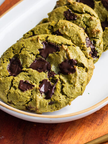 vegan matcha mint chocolate chip cookies