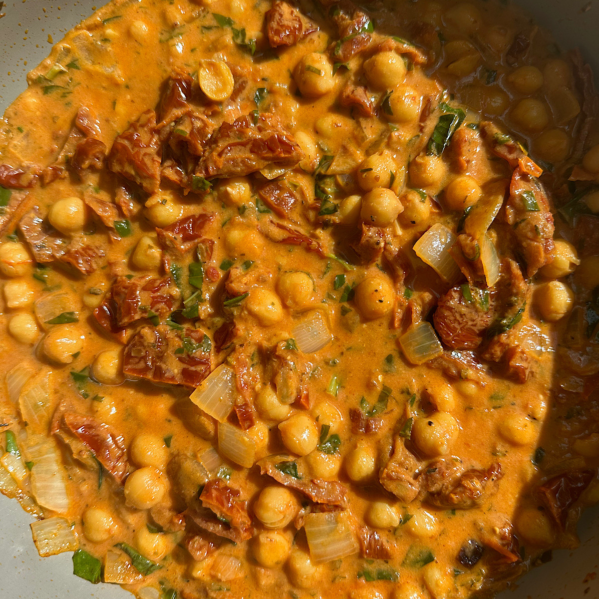 Tuscan chickpeas in skillet