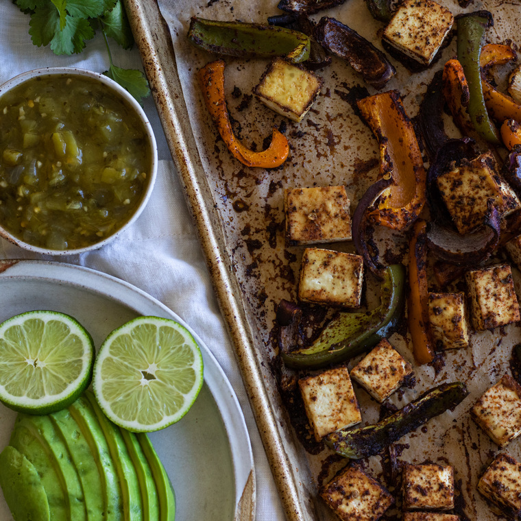 one sheet pan tofu fajitas (vegan)