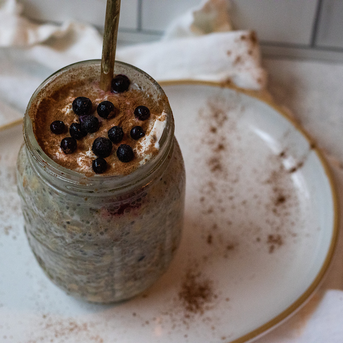 overnight oats with frozen berries and protein powder (vegan)