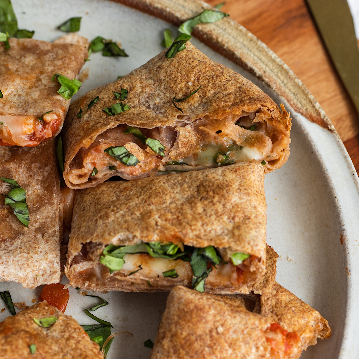 healthy air fryer tortilla pizza rolls