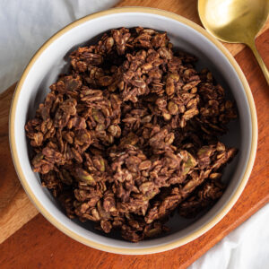 chocolate tahini granola (vegan)