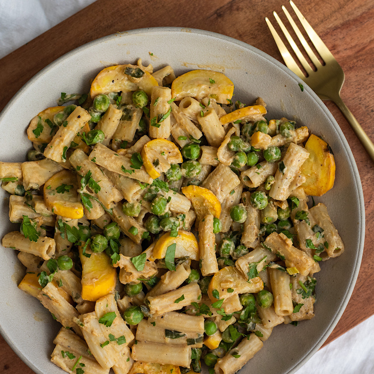 Vegan Lemon Tahini Pasta with Peas and Zucchini - Avocado Skillet