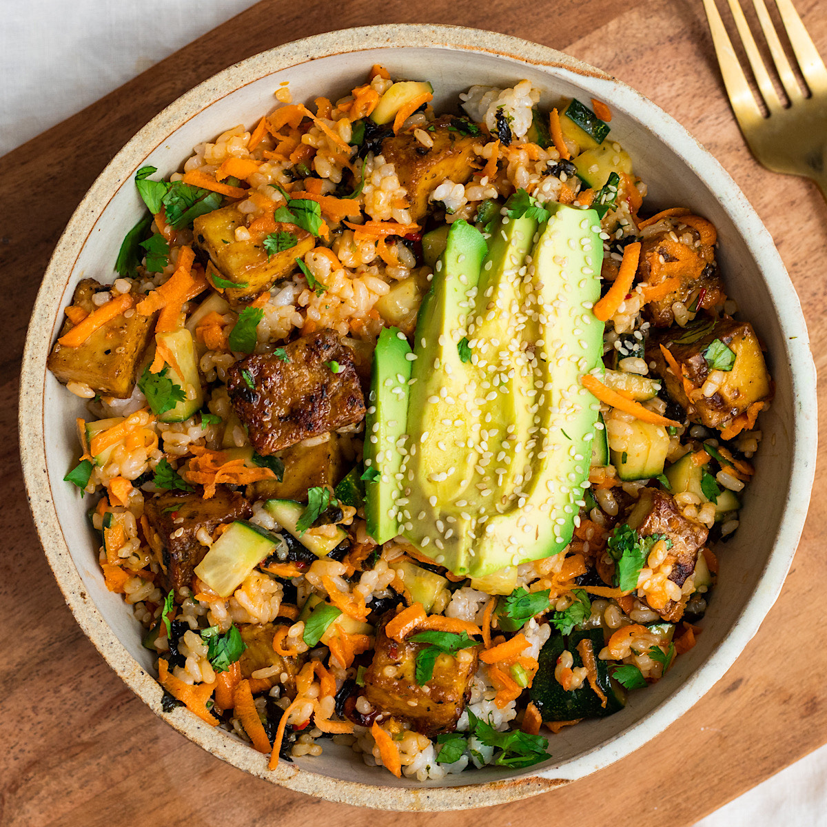 vegan sushi salad with spicy mayo