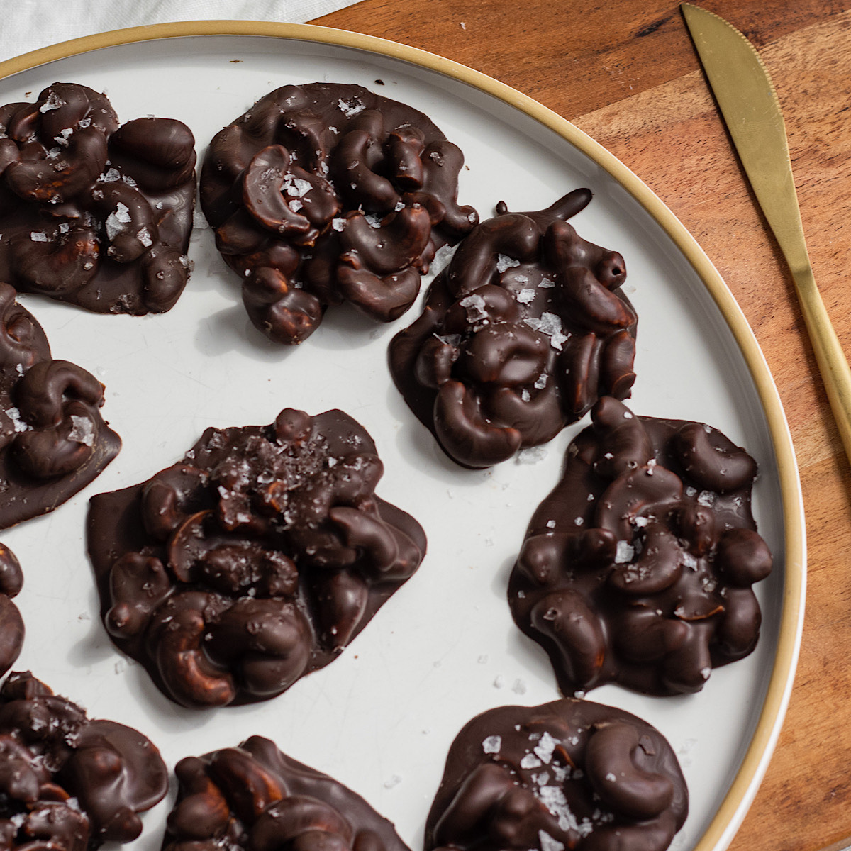 salted dark chocolate vanilla cashew clusters