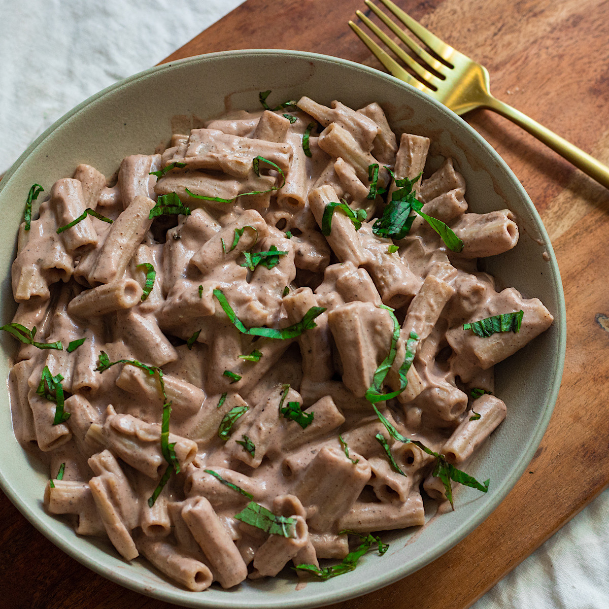 purple cauliflower cottage cheese pasta (high protein)