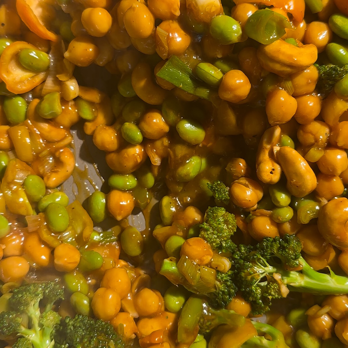 cashew chickpeas in pan.