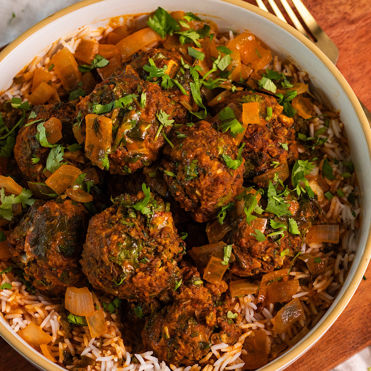 thai lentil meatballs with curry sauce