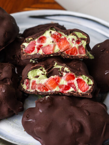 strawberry matcha yogurt clusters