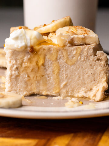 high protein banana cream pie cheesecake