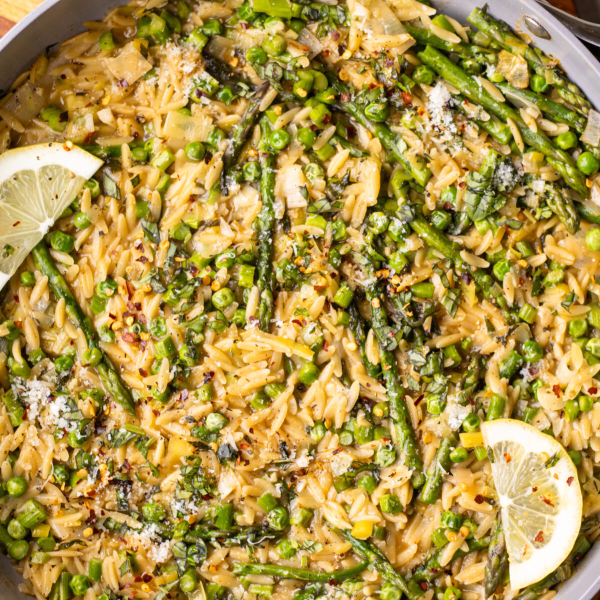 one pot garlic parmesan orzo with peas and asparagus