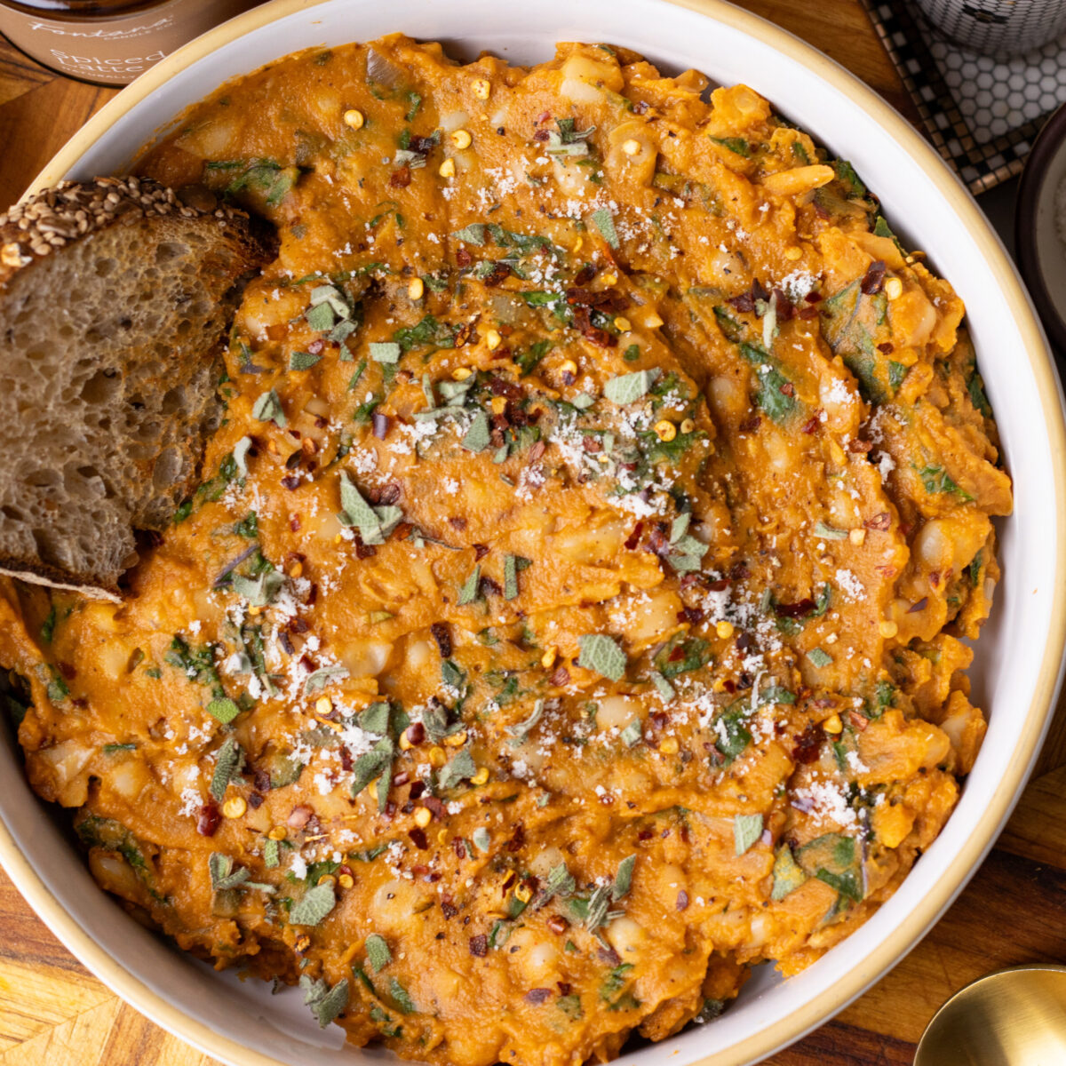 creamy pumpkin beans